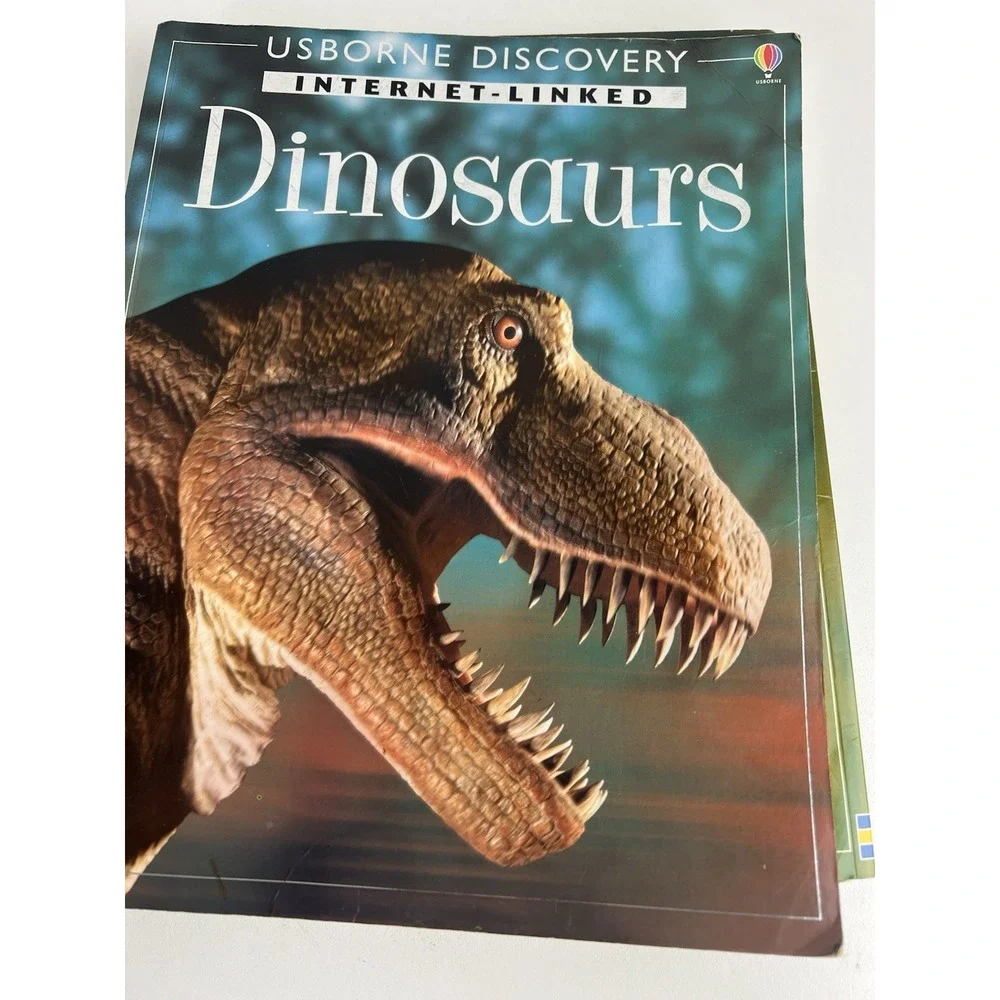 Entire set of Discover Books. Big Cats, Shark, Snakes, & Dinosaurs 4 In Total